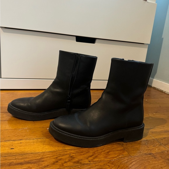 Size 8 Black Vince ‘Kady’ Lug Boots - Picture 6 of 6